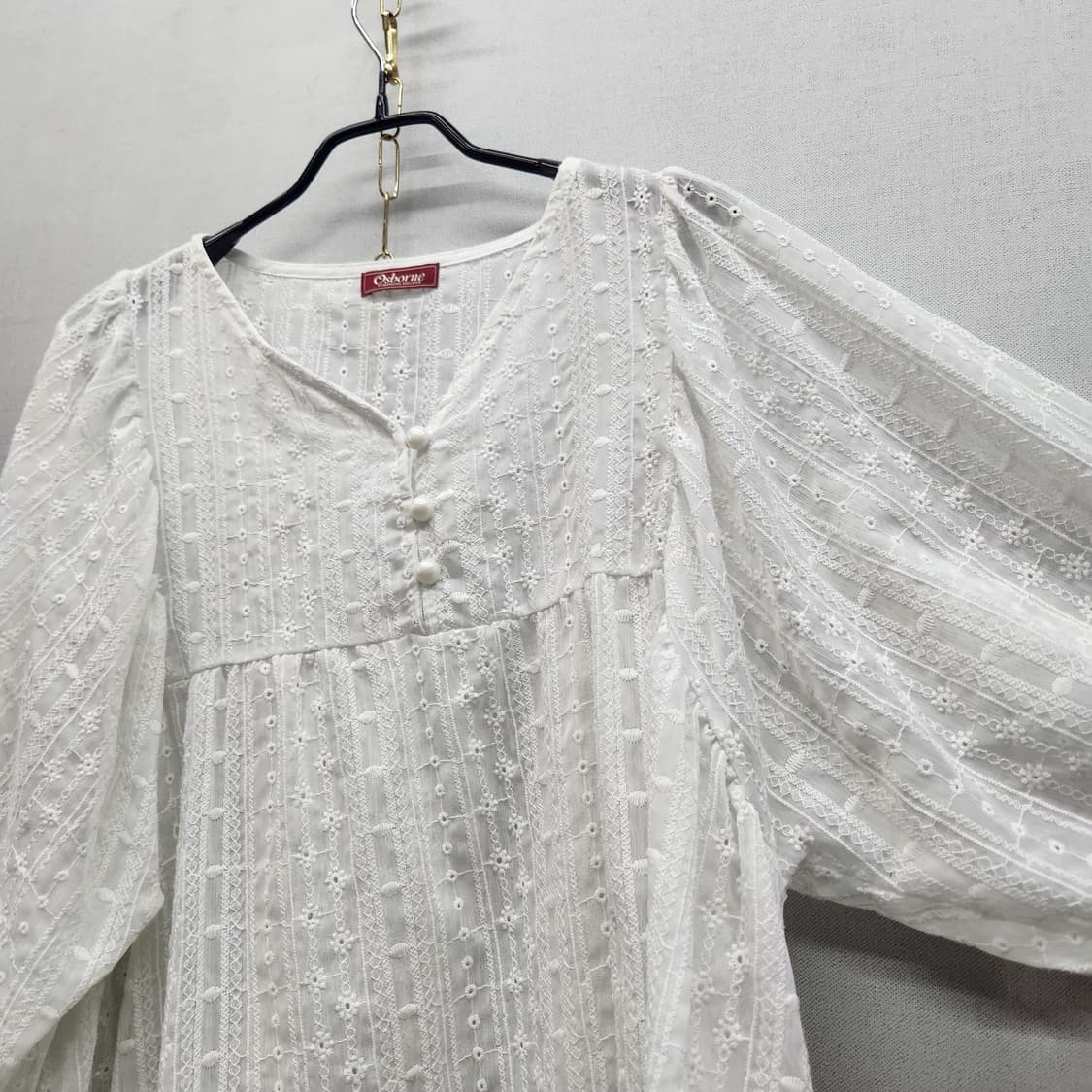 24ss 오스본 아일렛 자수 볼륨소매 블라우스 F(L~XL) 상품이미지3