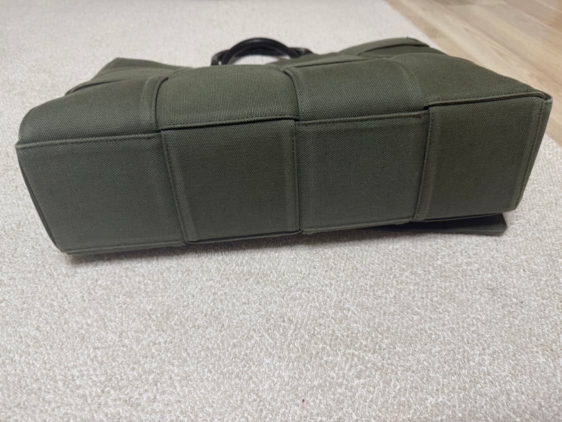 보태가 베네타 아르코 라지 캔버스 토트백 카키 상품이미지4