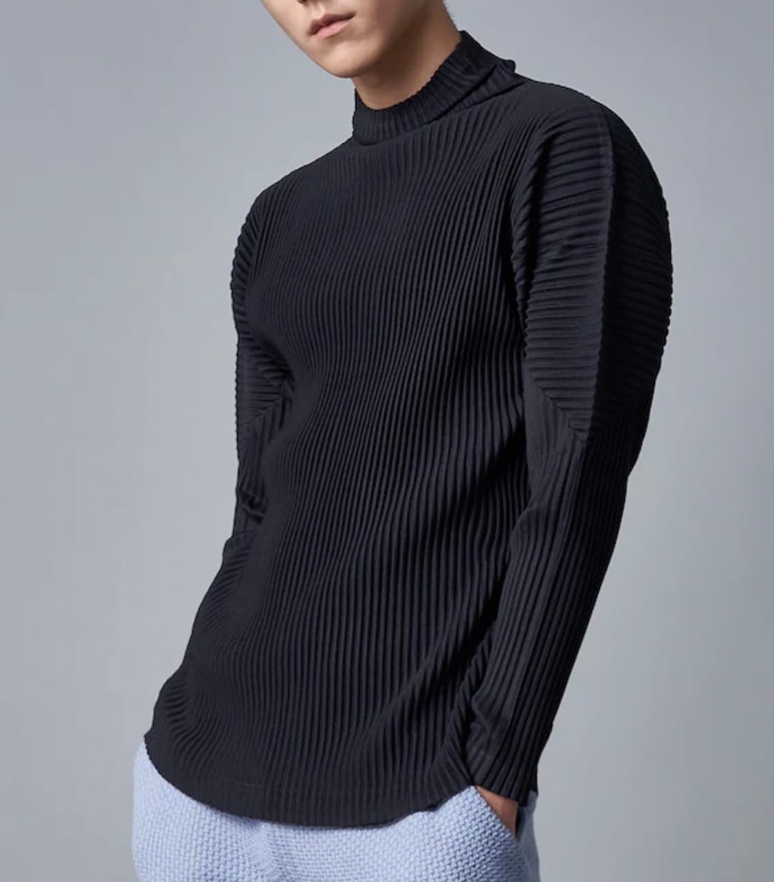 옴므 플리세 네이비 하이넥 상품이미지5