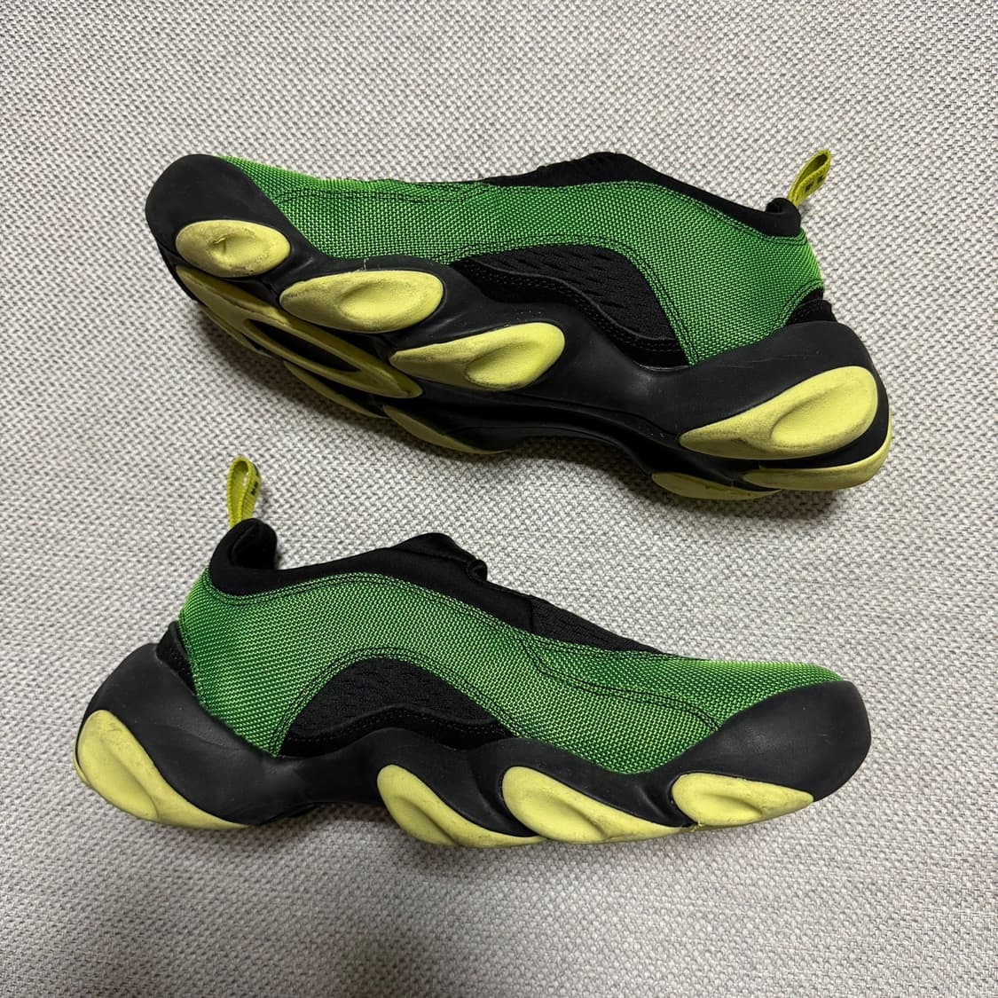 오클리 팩토리 팀 x 브레인 데드 플래시 샌들 그린 레몬 상품이미지3