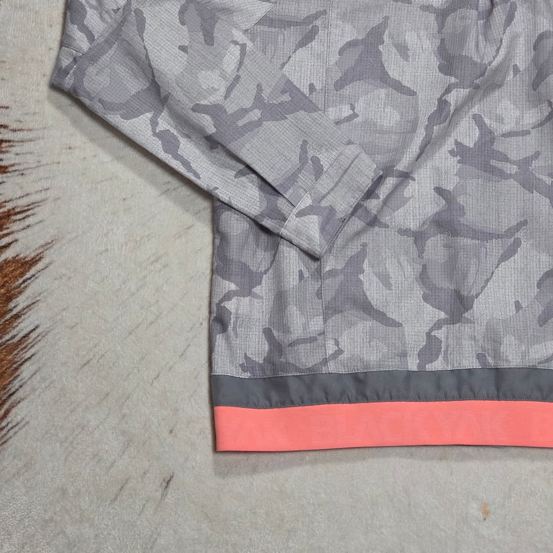 블랙야크 그레이 카모 바람막이 자켓 상품이미지6