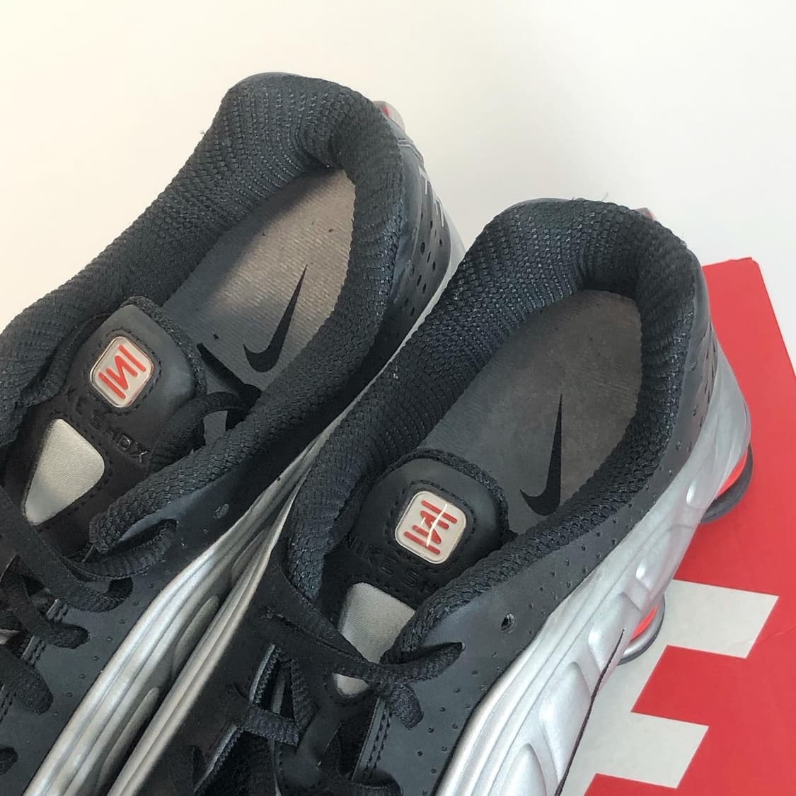 나이키 샥스 R4 블랙 메탈릭 실버 285 상품이미지4