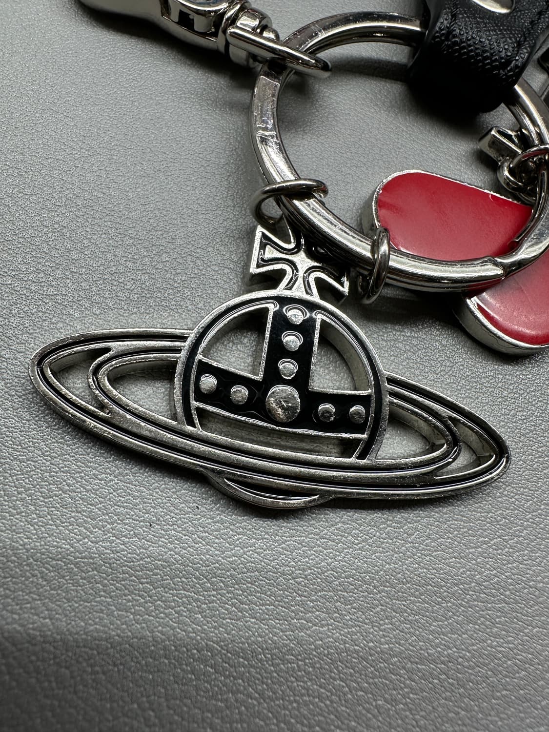 비비안 웨스트우드 사피아노 바이오그린 아이 러브 오브 키링 블랙 상품이미지5