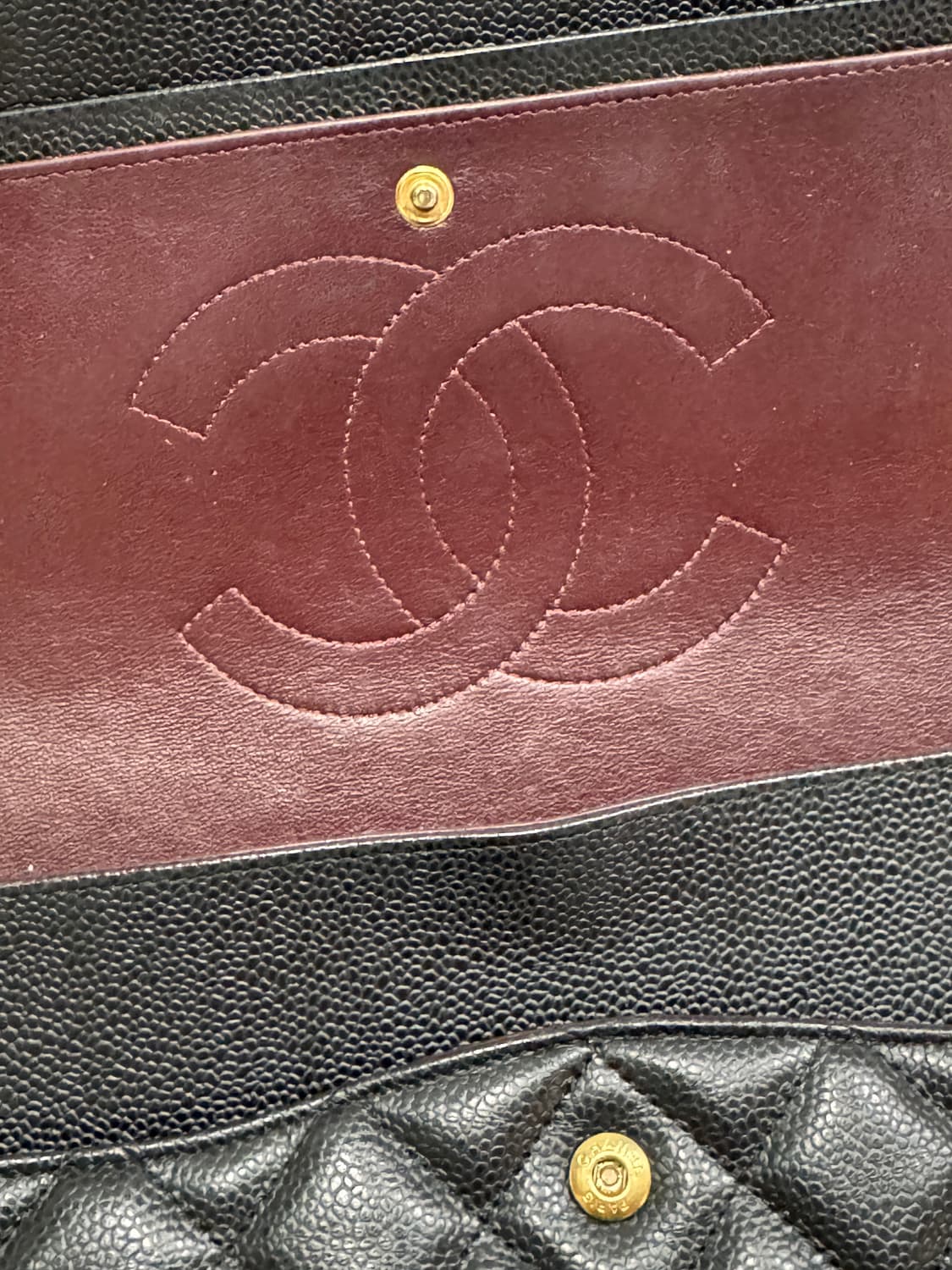 샤넬 클래식 맥시 캐비어 블랙 금장 라지 정품 상품이미지5