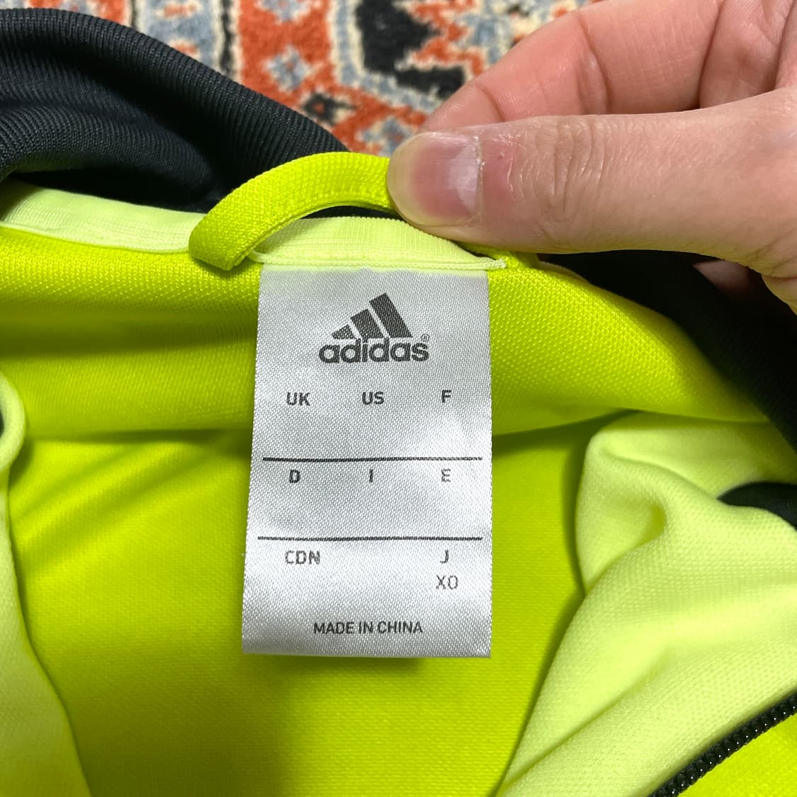 아디다스 삼각로고 네온 집업져지 남성M 상품이미지4