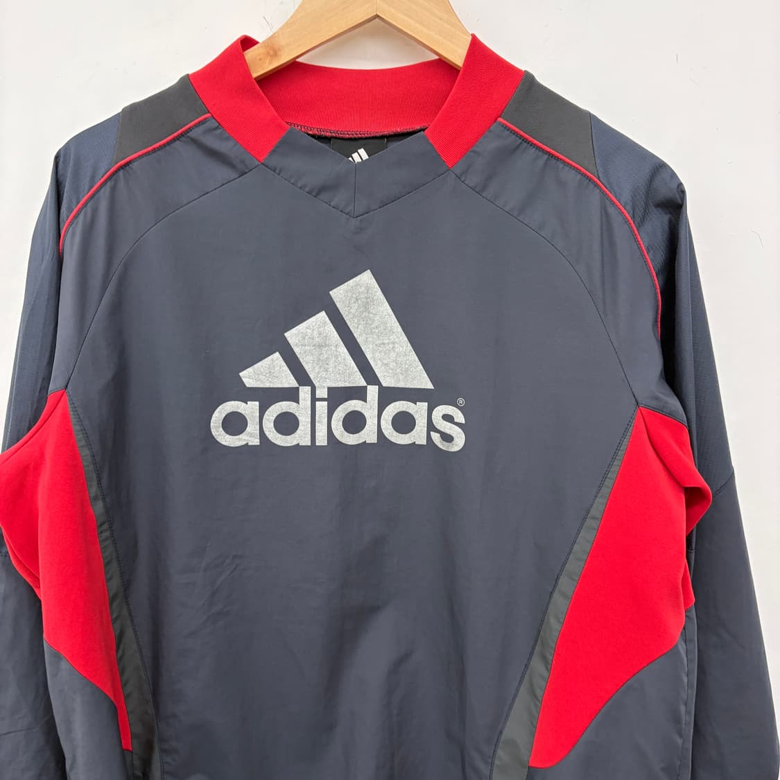 아디다스 블랙/레드 바람막이 풀오버 남성L 상품이미지2