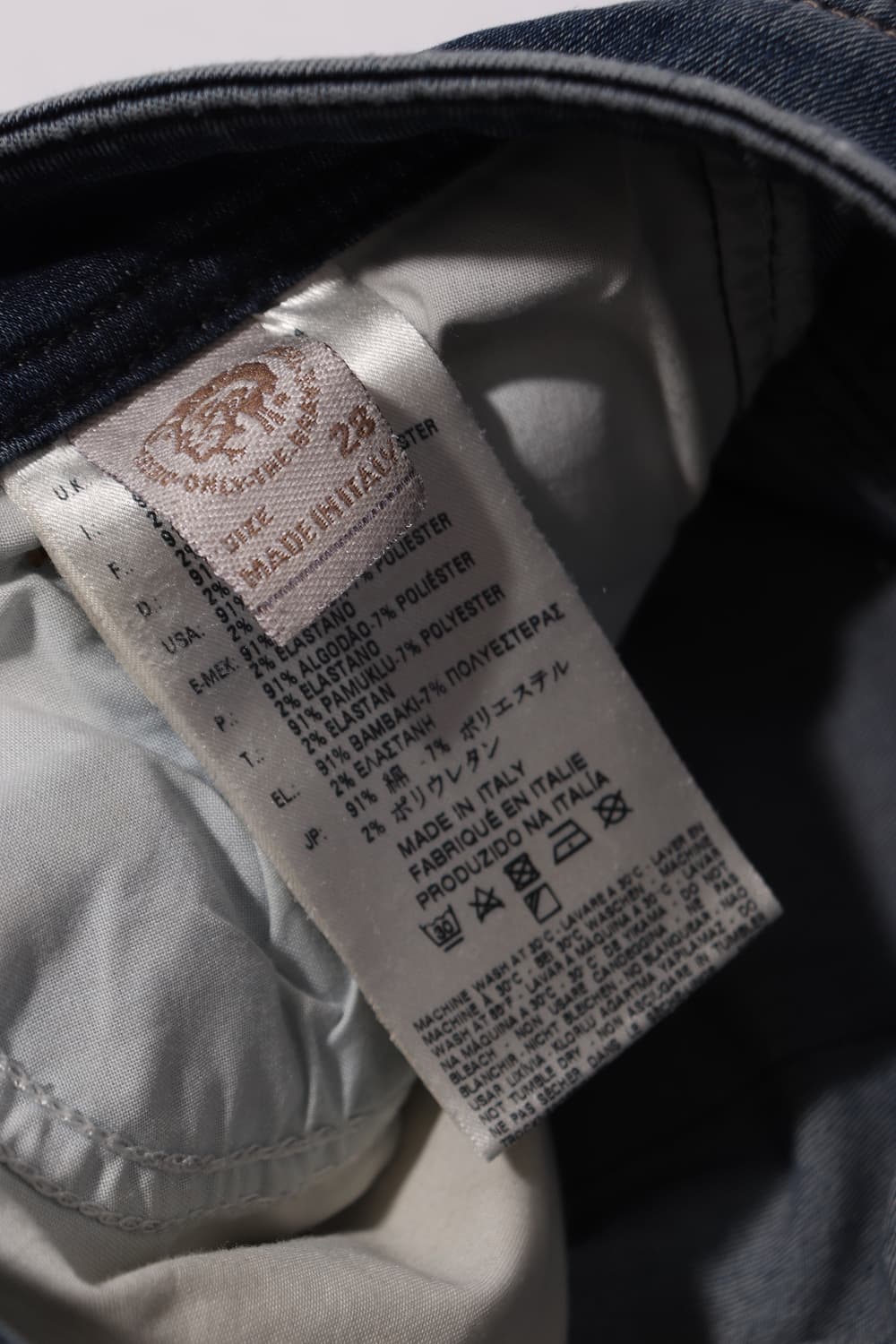 DIESEL DARRON 레귤러 슬림 스트레이트 워싱 투웨이 데님 진  상품이미지6