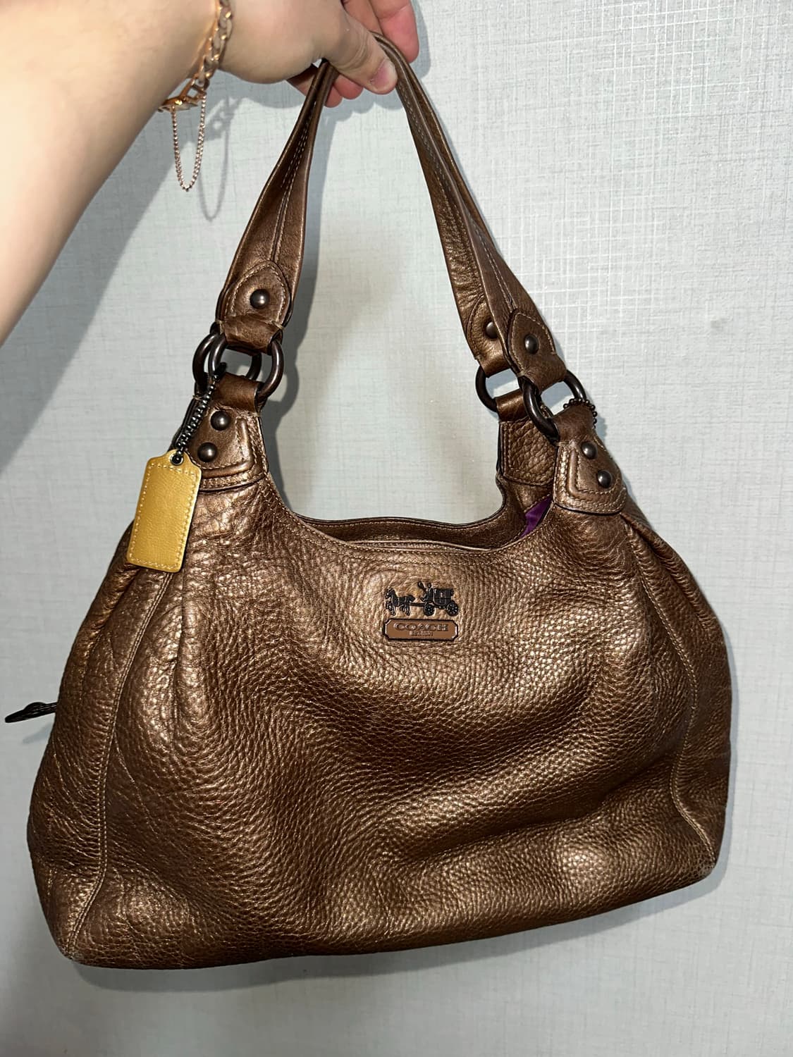 코치 브론즈 가죽 숄더백 상품이미지1