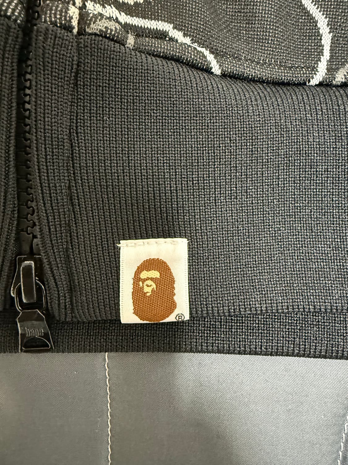 베이프 네온 카모 자카드 트랙 자켓 블랙 상품이미지3