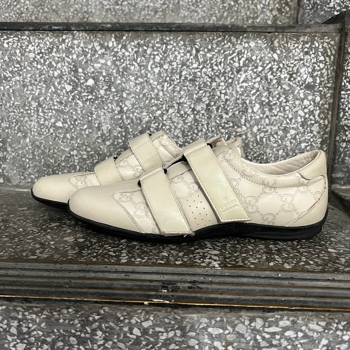 구찌 레더 벨크로 스니커즈 상품이미지2
