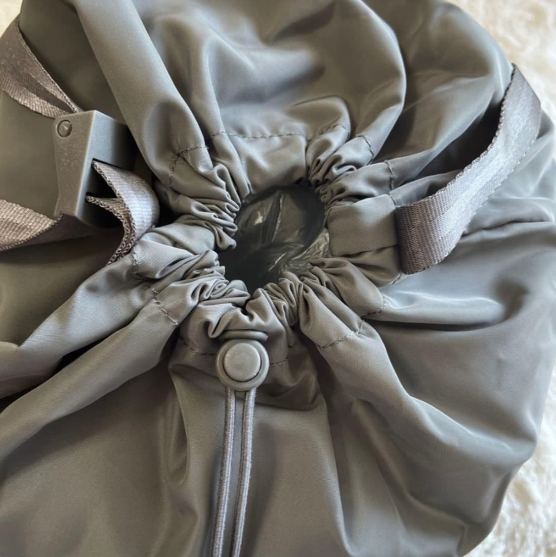 새상품) cos 소프트 패커블 백 상품이미지3