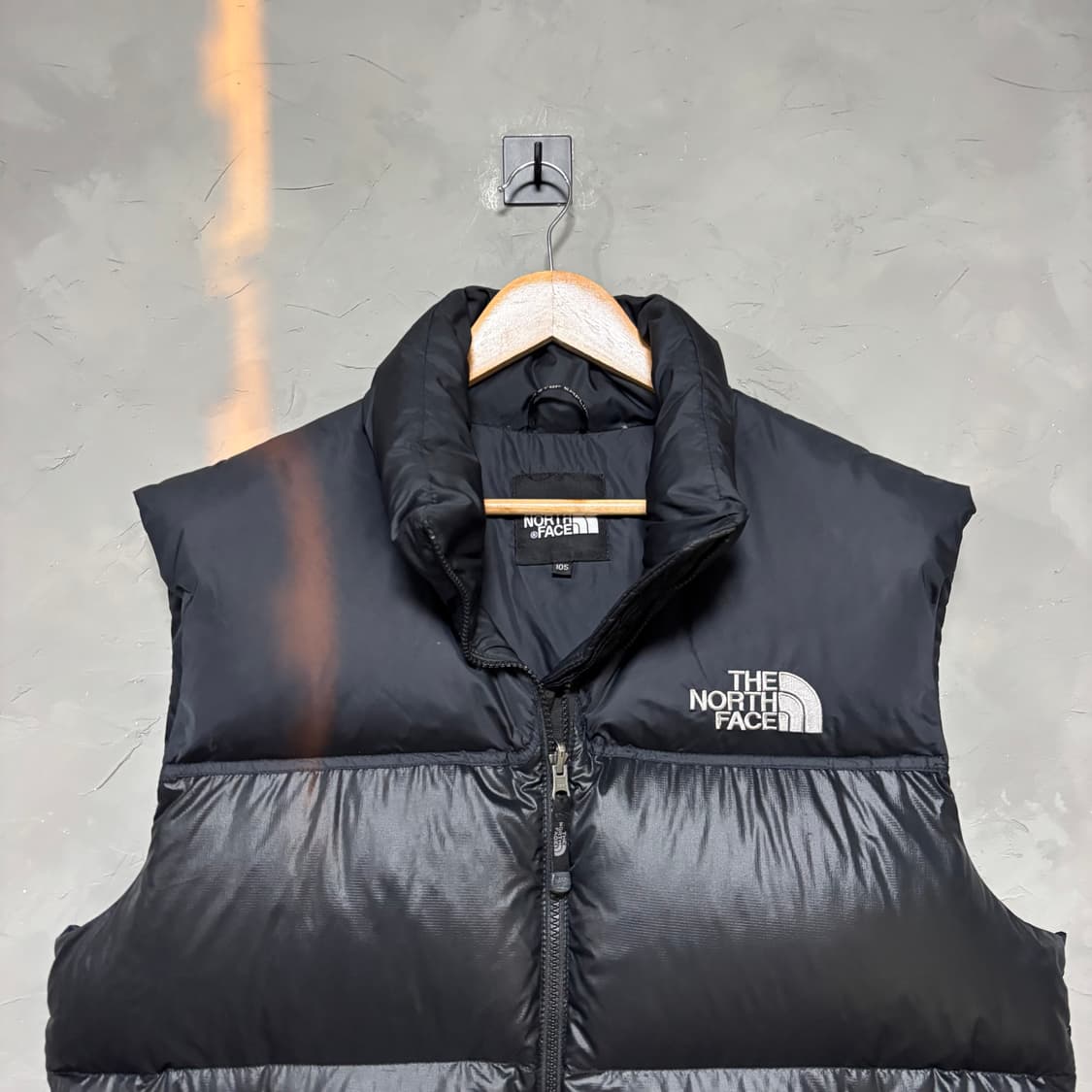 노스페이스 700 눕시 구스다운 패딩조끼 블랙 상품이미지2