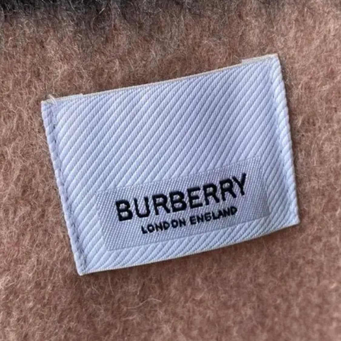 [정품] BURBERRY 버버리 리버서블 체크 모노그램 캐시미어 머플러 상품이미지10