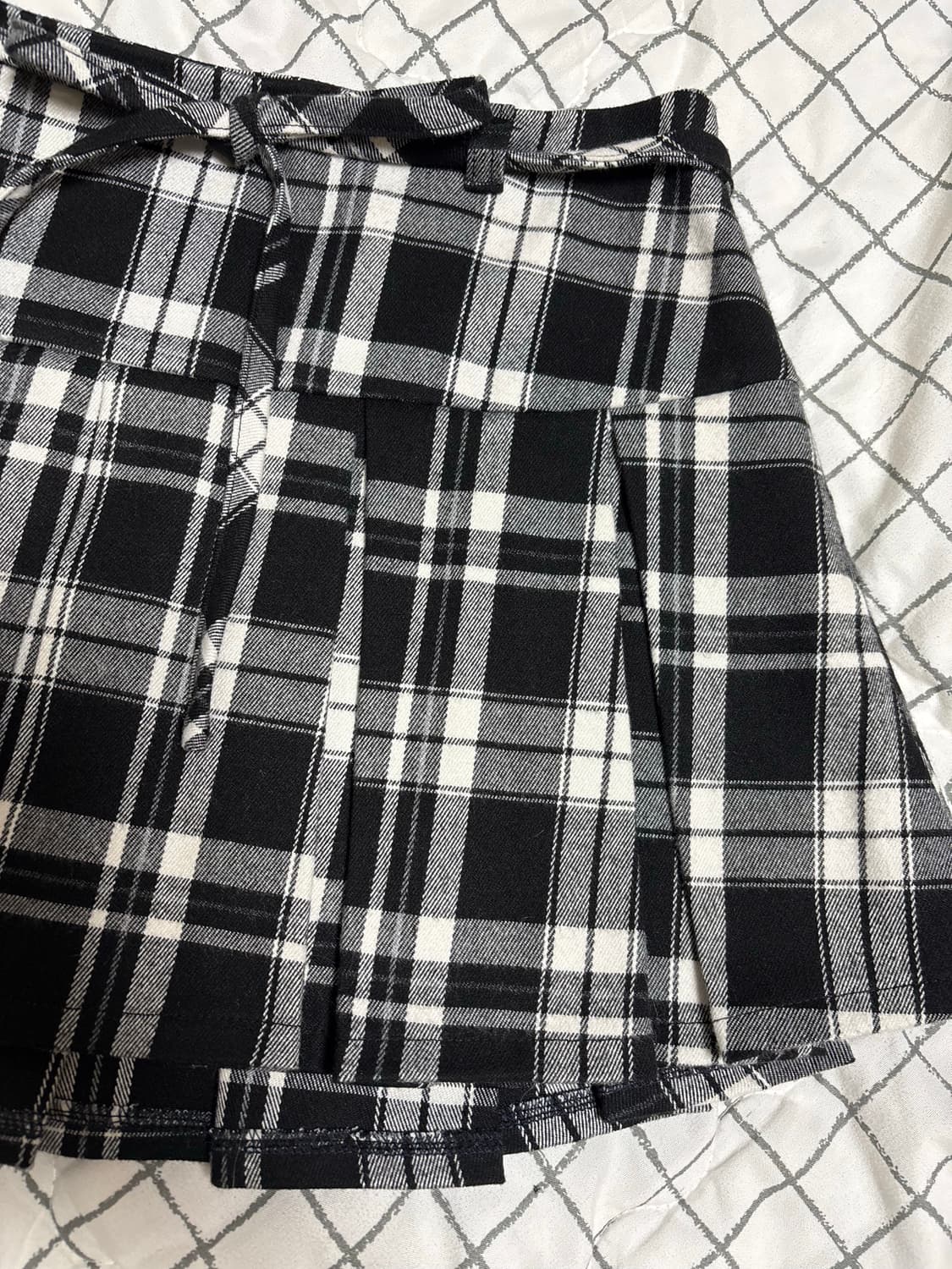 클리시어 허깅 리본 플리츠 체크 스커트 S 더티스 쓰리타임즈 상품이미지4