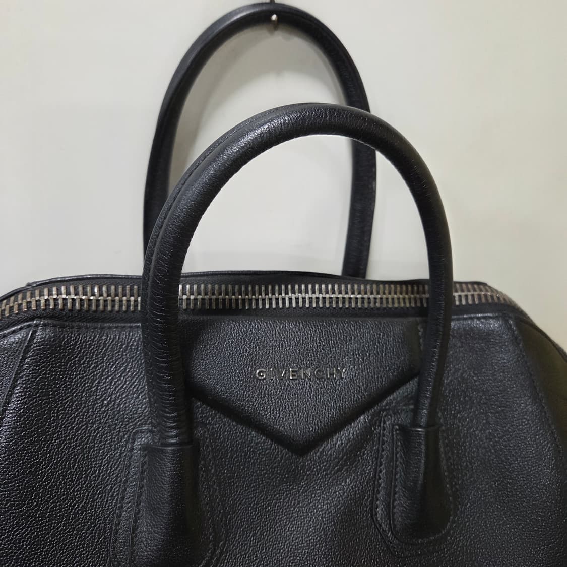 지방시 안티고나 라지 토트 상품이미지3