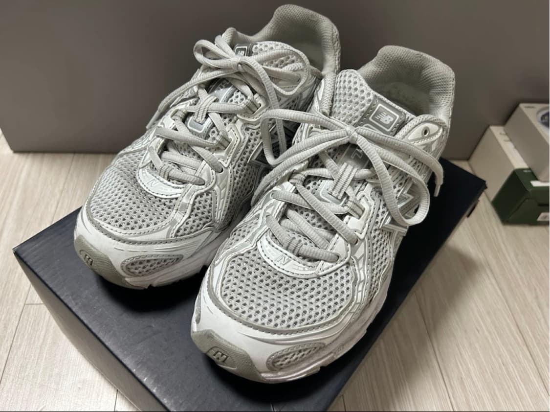 뉴발란스 740v2 화이트 실버 메탈릭 240 상품이미지2