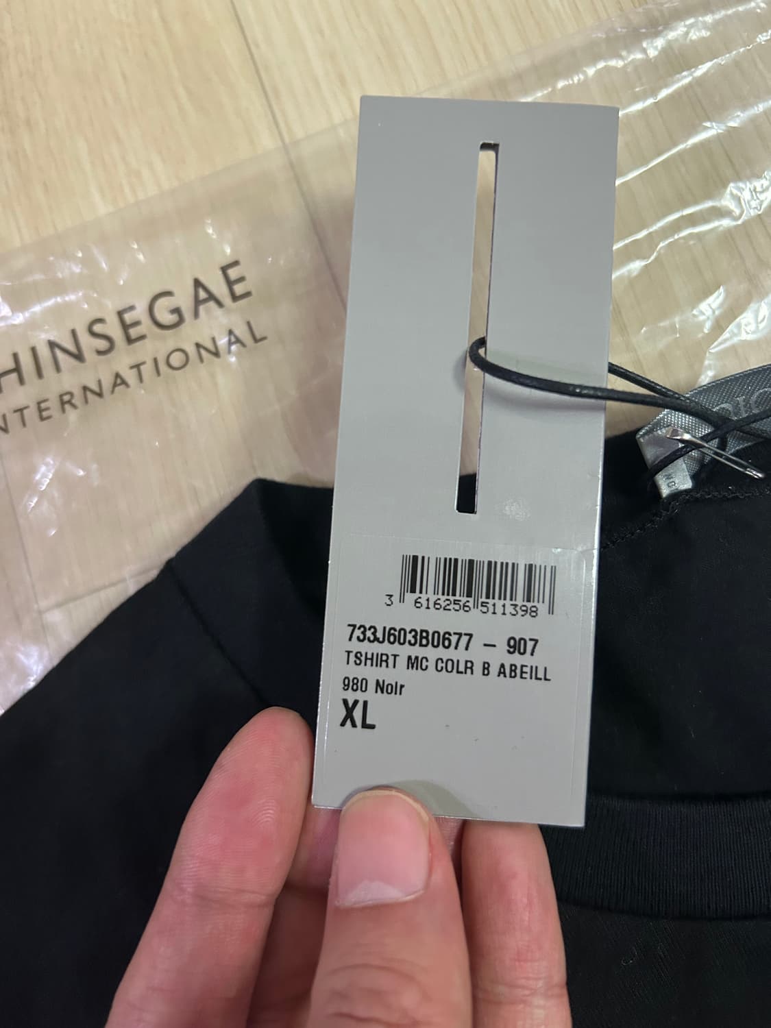 디올 꿀벌 자수 블랙 티셔츠 상품이미지6