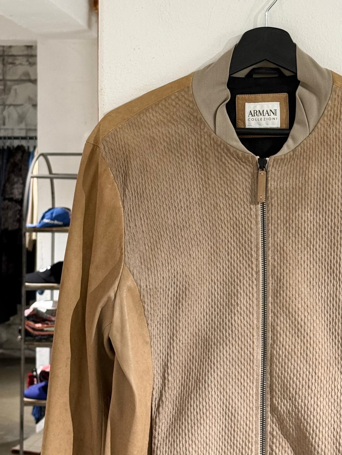 아르마니 꼴레지오니 베이지 램스킨 믹스 봄버 자켓 상품이미지2