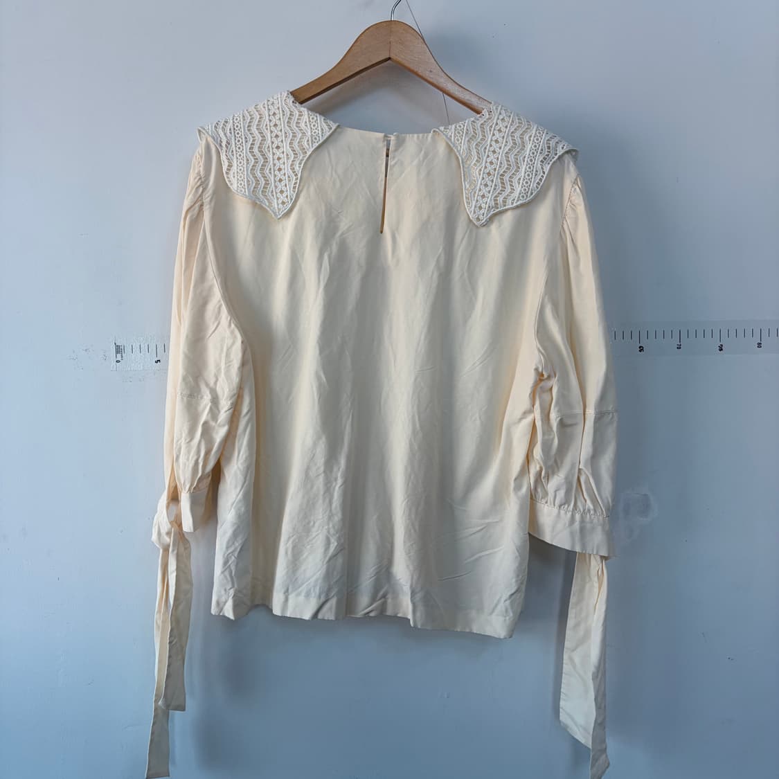 럭키슈에뜨 레이스 빅카라 블라우스 아이보리 상품이미지3