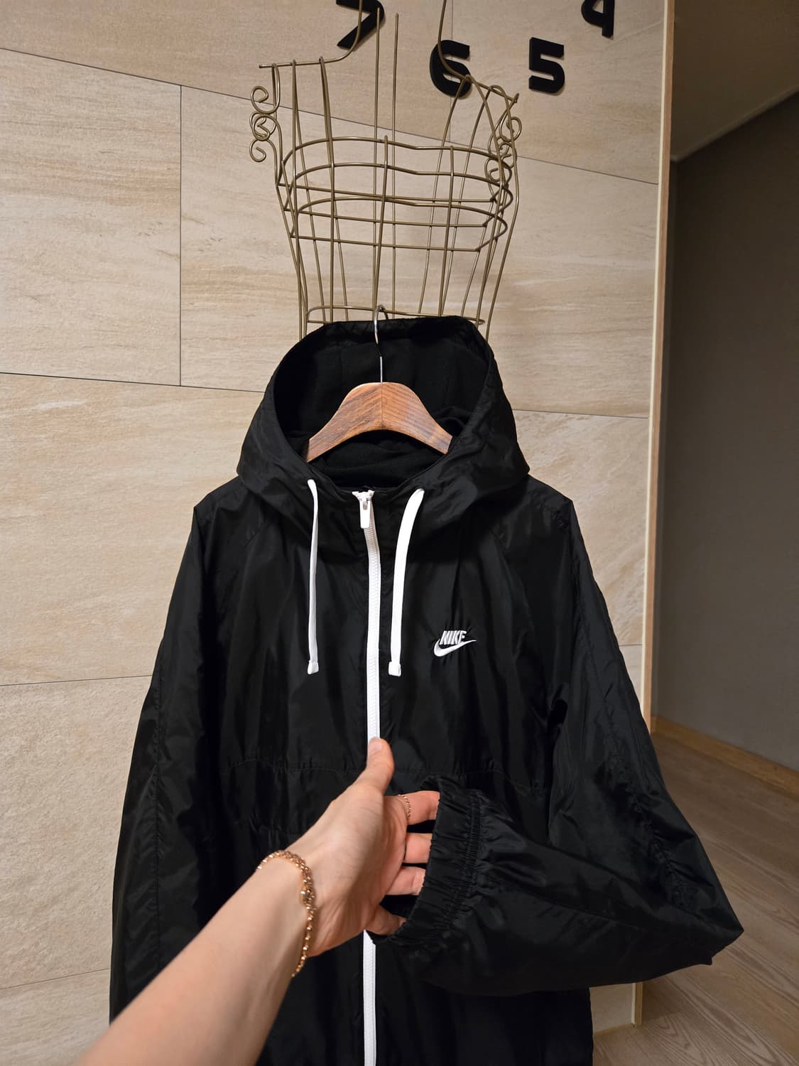 [m] 나이키 남성 바람막이 후드 자켓 런닝복 상품이미지3