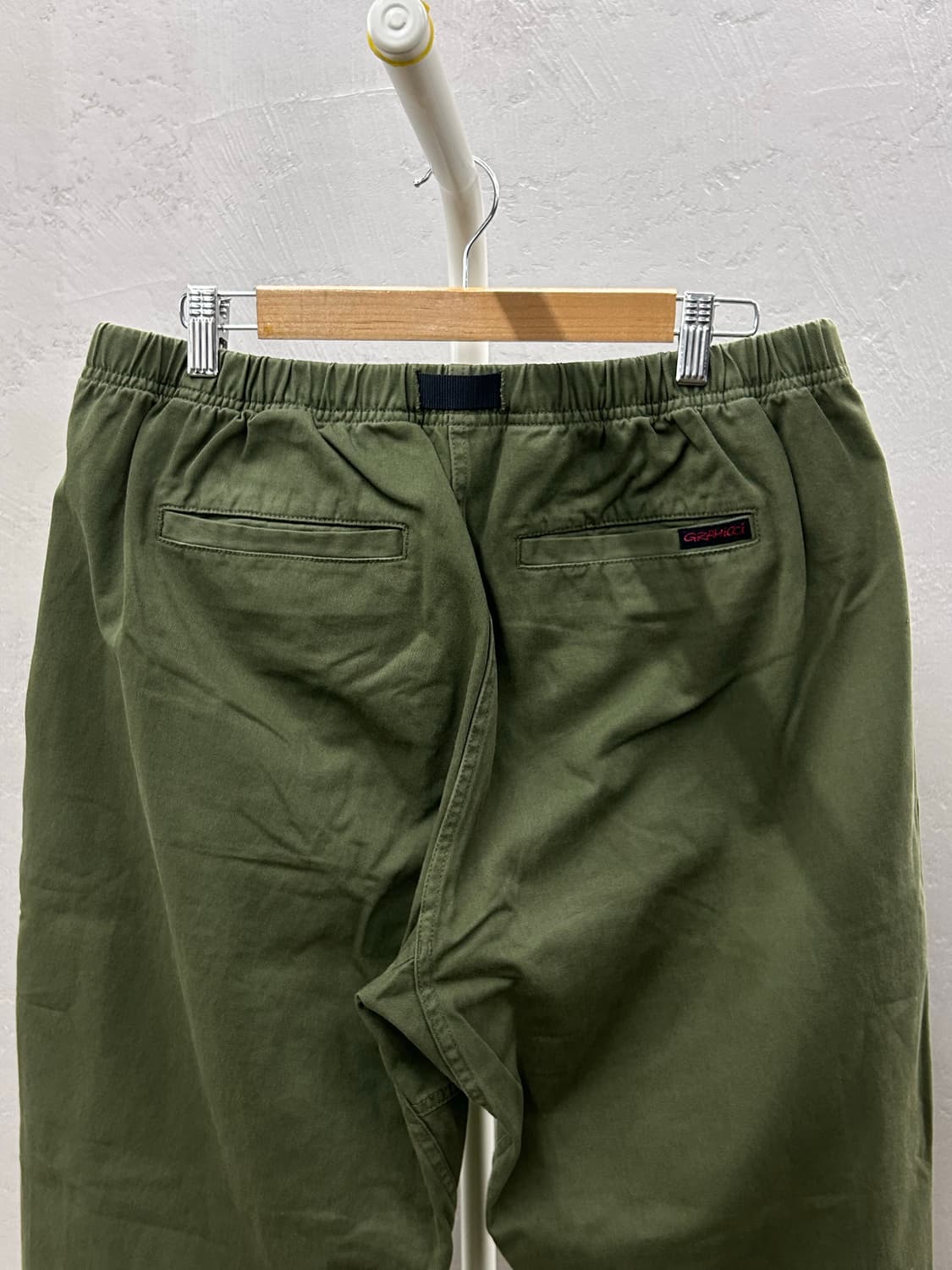 그라미치 카키색 벨트 면바지 상품이미지5