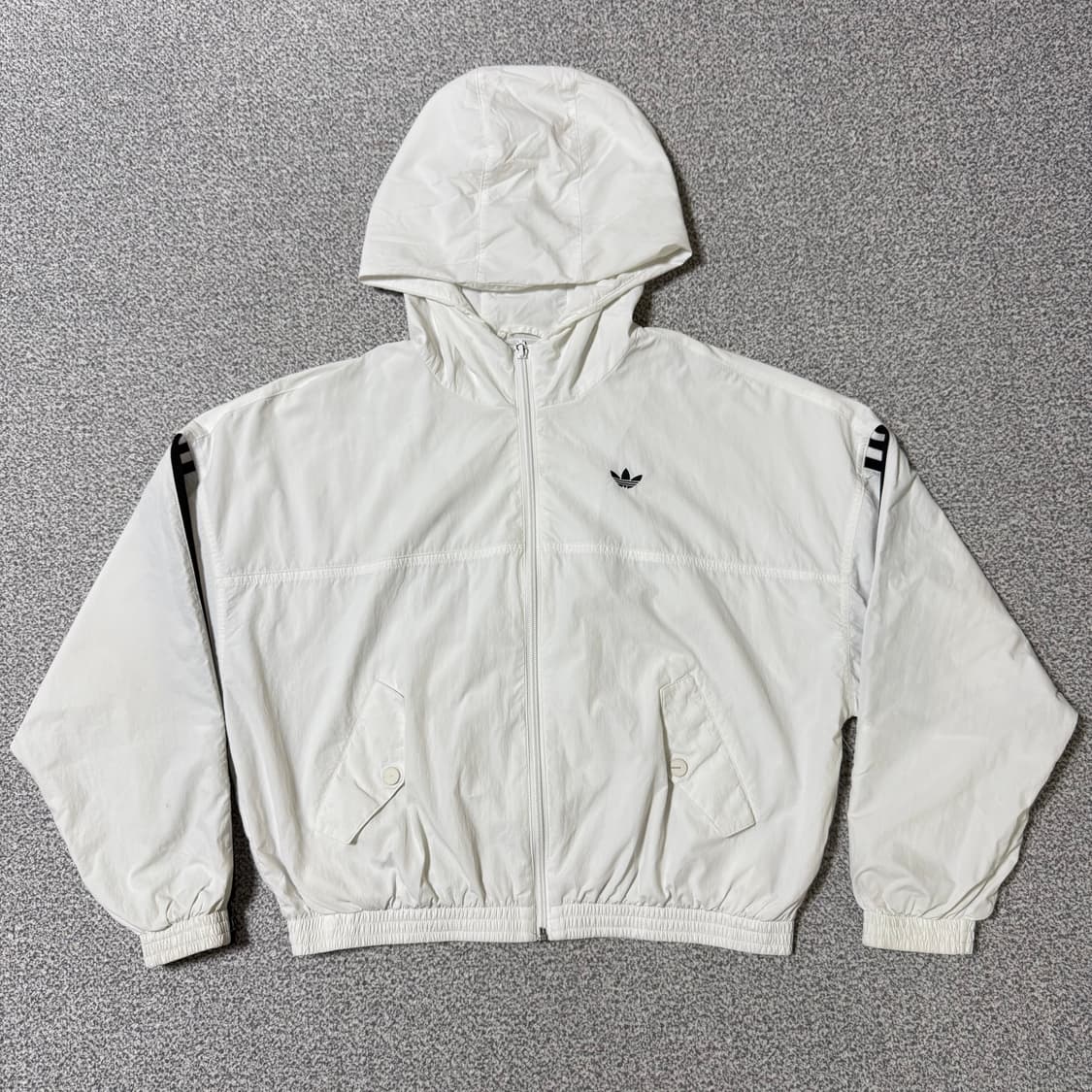 아디다스 크롭 바람막이 XS 상품이미지2