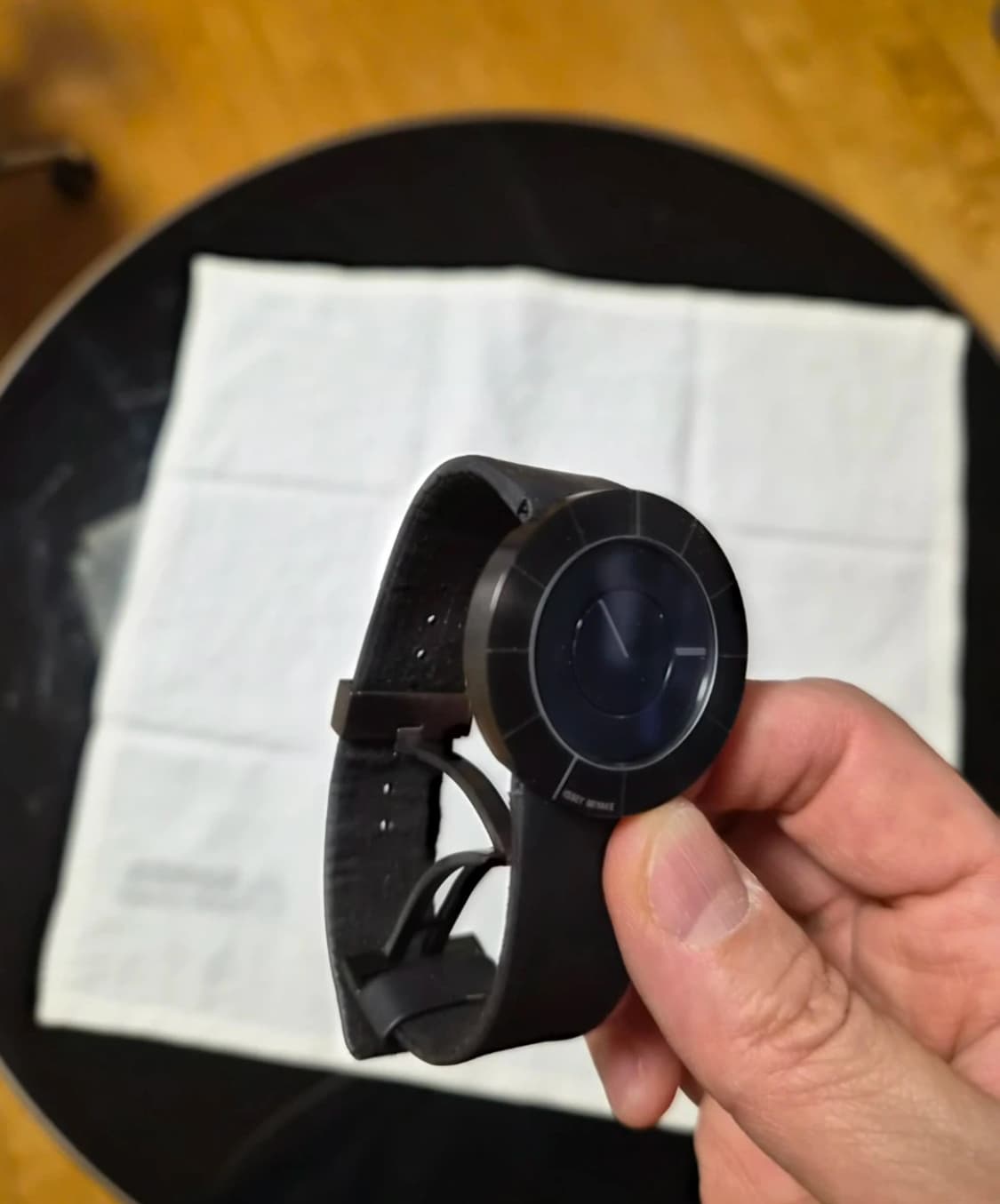 [이세이미야케/SILAN] 미니멀 블랙 스테인리스 시계 상품이미지3