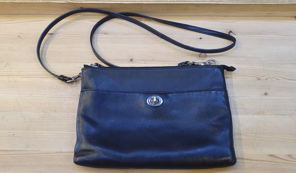 코치 클래식 레더 크로스백 상품이미지4