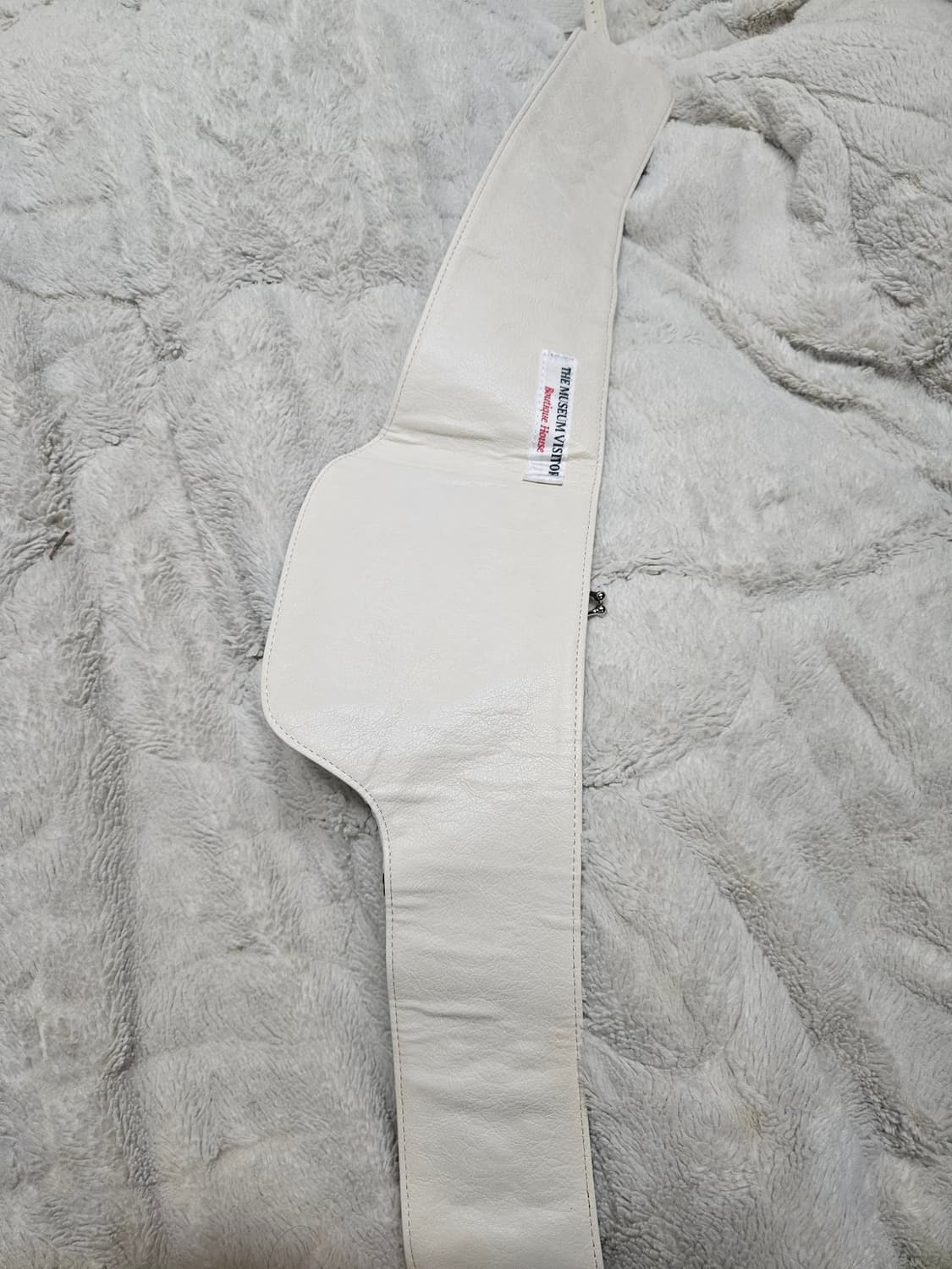 더뮤지엄비지터의 하트 프린트 포켓  상품이미지3