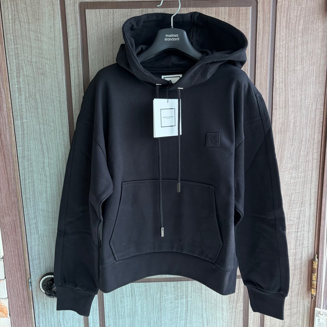 새상품(S) 우영미 블랙 그라데이션 엠보싱 백로고 후드티셔츠 상품이미지2