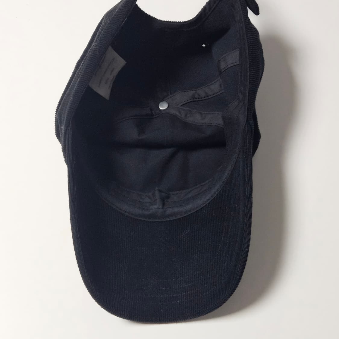 더뮤지엄비지터 존 버거맨 볼캡 상품이미지2