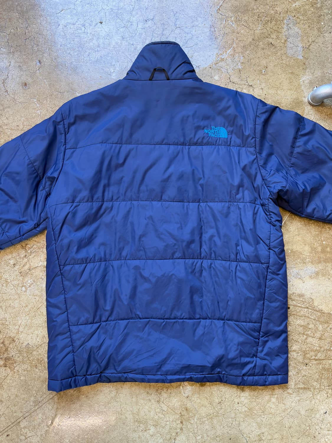 노스페이스 블루 자수 경량 패딩 상품이미지5