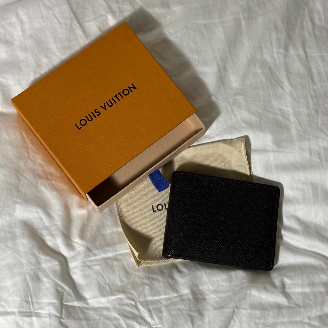 Louis Vuitton taiga multiple wallet 상품이미지3