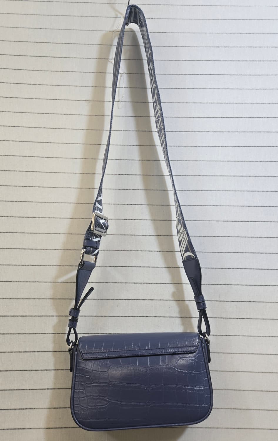 엠포리오 아르마니 크로크다일 패턴미니 플랩백 플라스백 연보라 상품이미지6