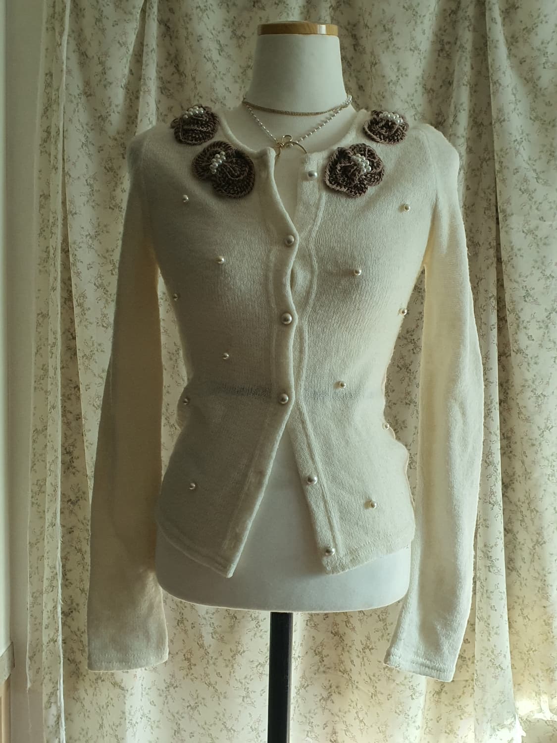 [빈티지] 아이보리 진주 꽃 장식 가디건 상품이미지1