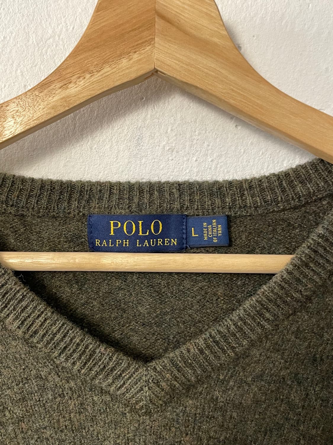 폴로 브이넥 니트  상품이미지6