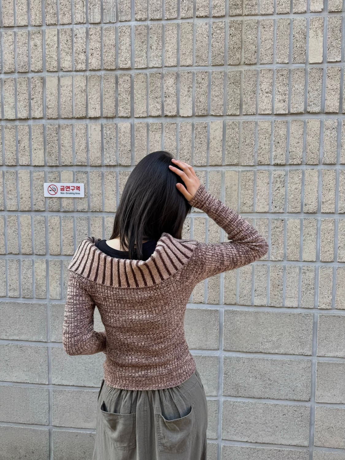 오프숄더 디테일 그런지 니트 상품이미지7