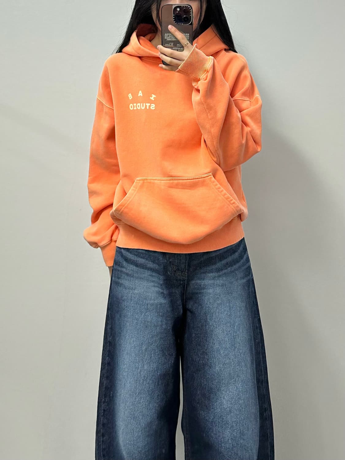 아이앱스튜디오 피그먼트 살몬 후드티 상품이미지1