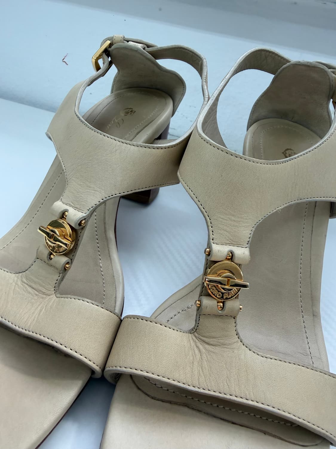 정품) 로로피아나 여성 샌들 36.5 상품이미지4