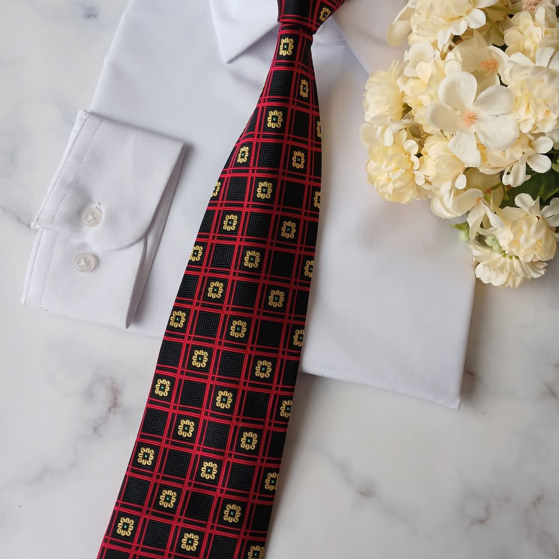 디올 실크 블랙&레드 체크 플라워 넥타이 9.4cm A등급 A19207
 상품이미지4