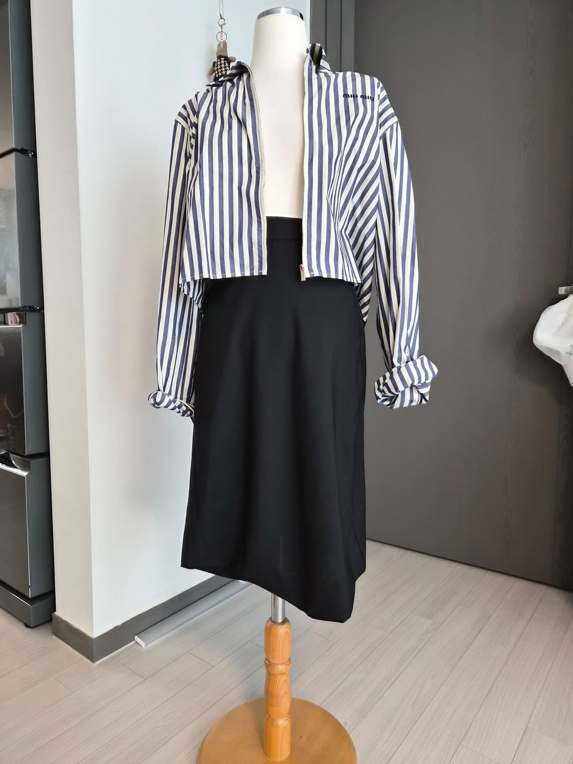 정품 비비안 웨스트우드 레드라벨 아방가르드 블랙 스커트 (사이즈 40) 상품이미지2