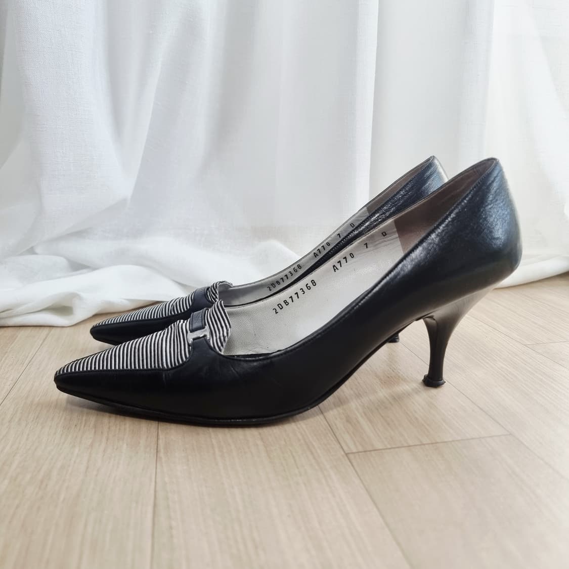 페라가모 스트라이프 힐 구두 슈즈 (240/표기 7) 상태수선필요 상품이미지2