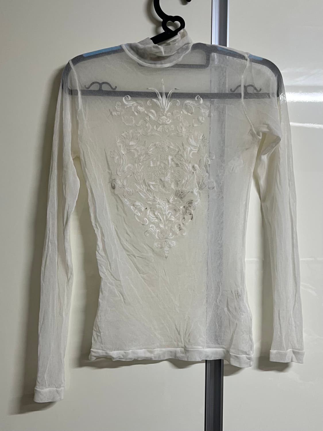 아이보리 자수프린팅 시스루 탑 상품이미지1