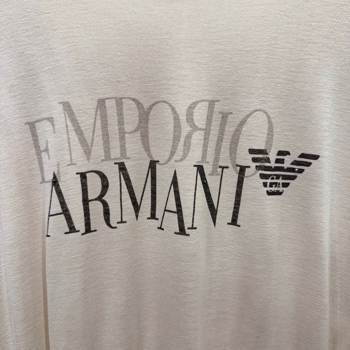 아르마니 익스체인지 레터링 로고 프린팅 긴팔 티셔츠 슬림핏 아이보리 상품이미지6