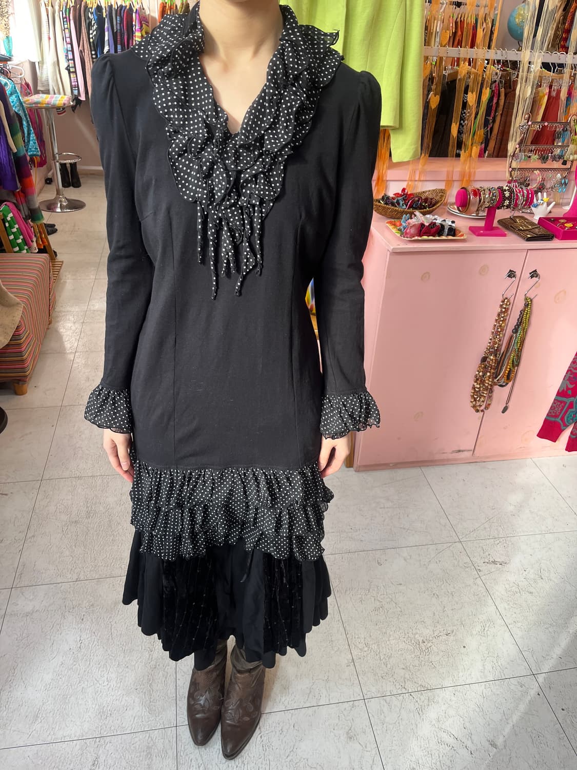 착샷) 앙 기모띠 블랙 땡땡이 스판 원피스 상품이미지10