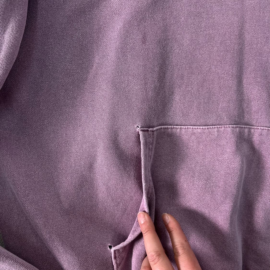 100 디스이즈네버댓 피그먼트 핑크 후드티 상품이미지4