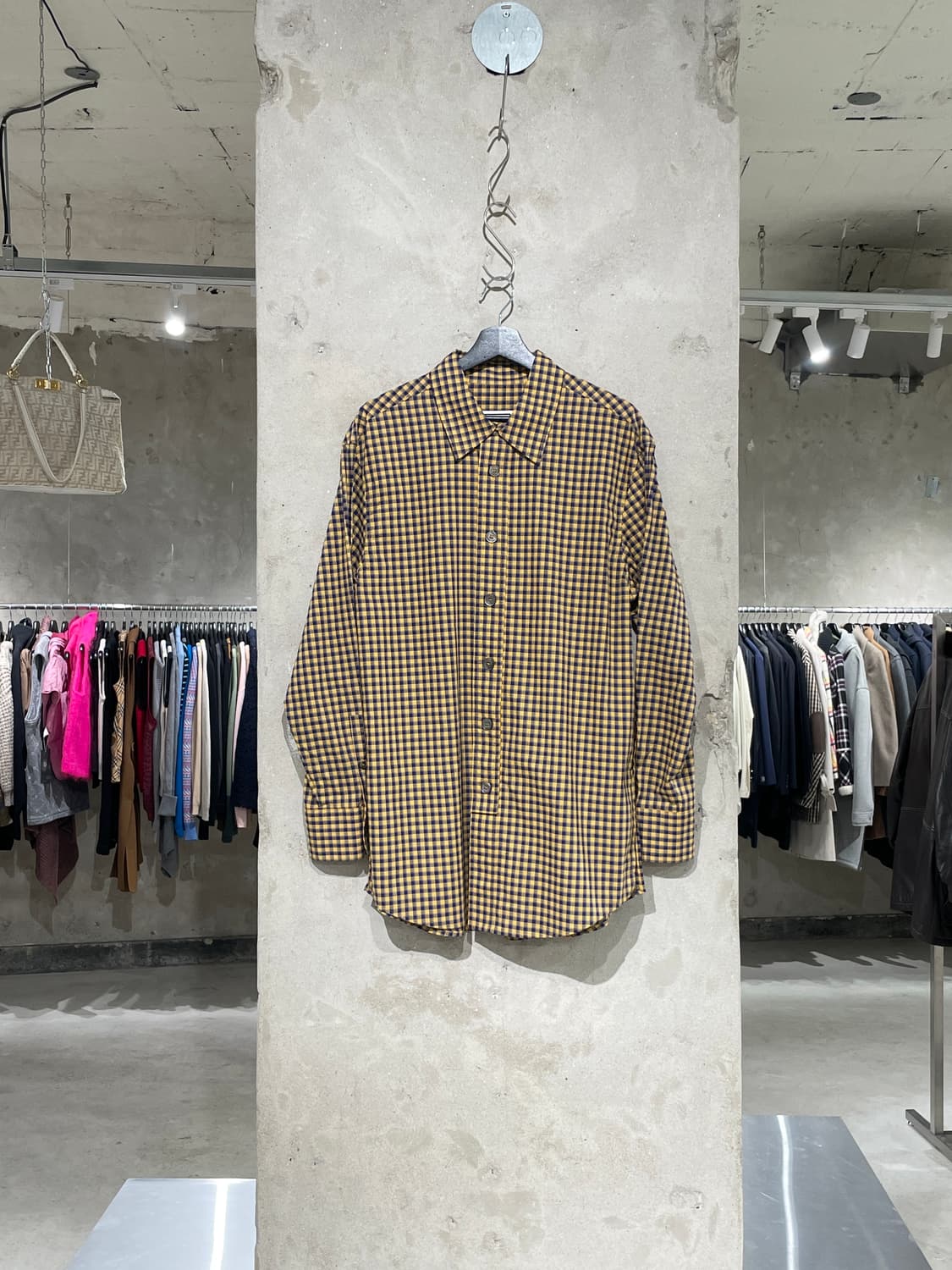 우영미 18S/S 백 커브 로고 체크 셔츠 상품이미지2