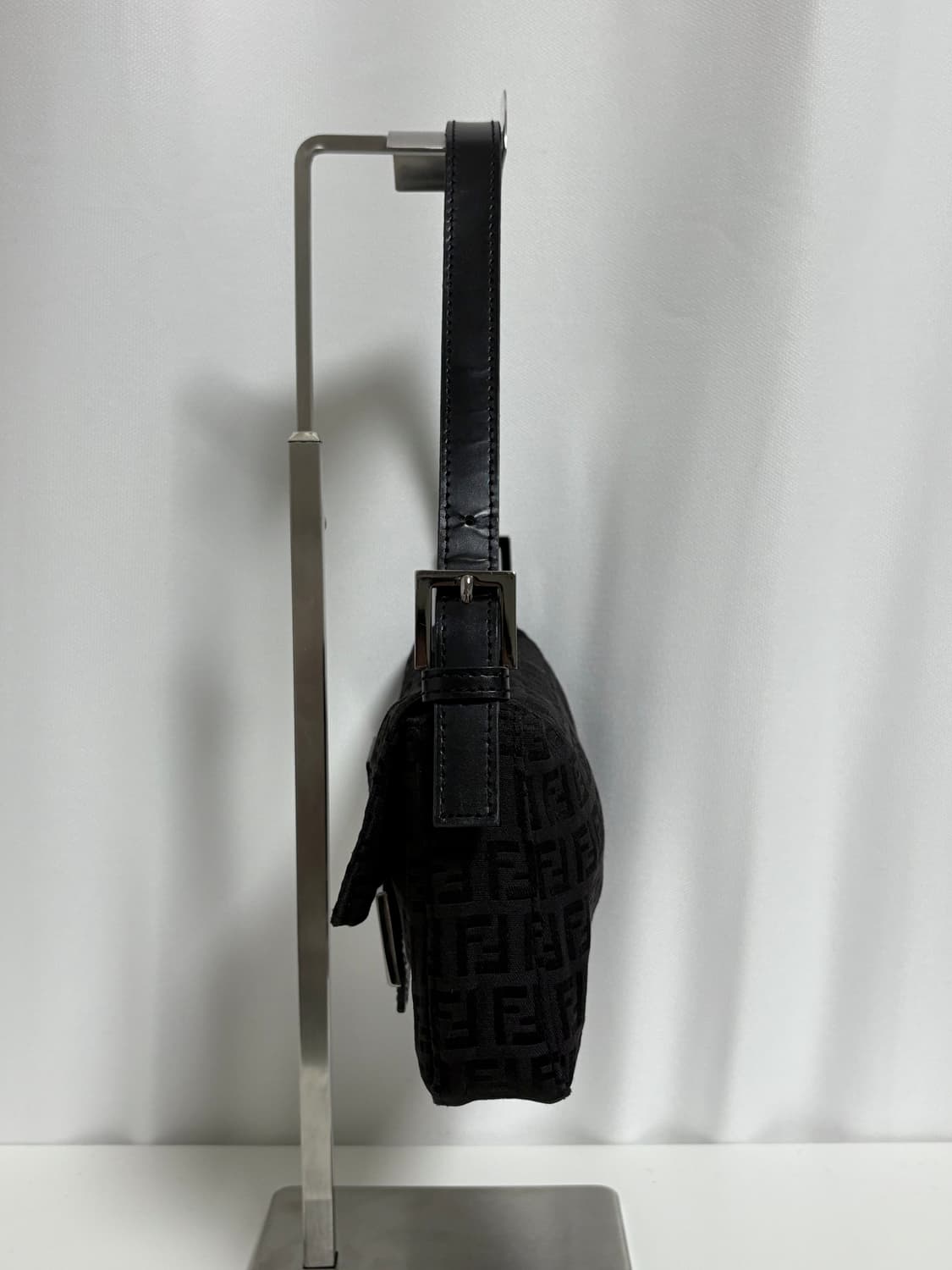 펜디 주키노 바게트백 다크브라운 상품이미지8