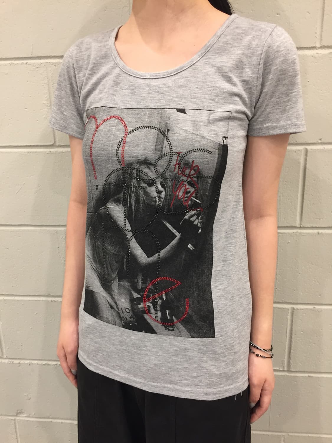 Shake Shake Graphic Print T-Shirt  상품이미지4
