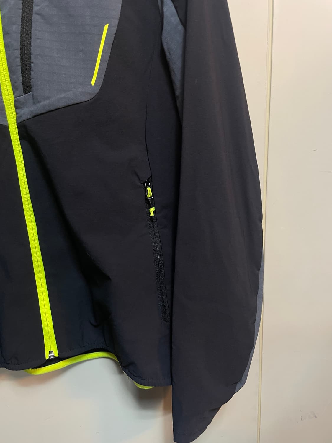 몬츄라 집업 상품이미지4